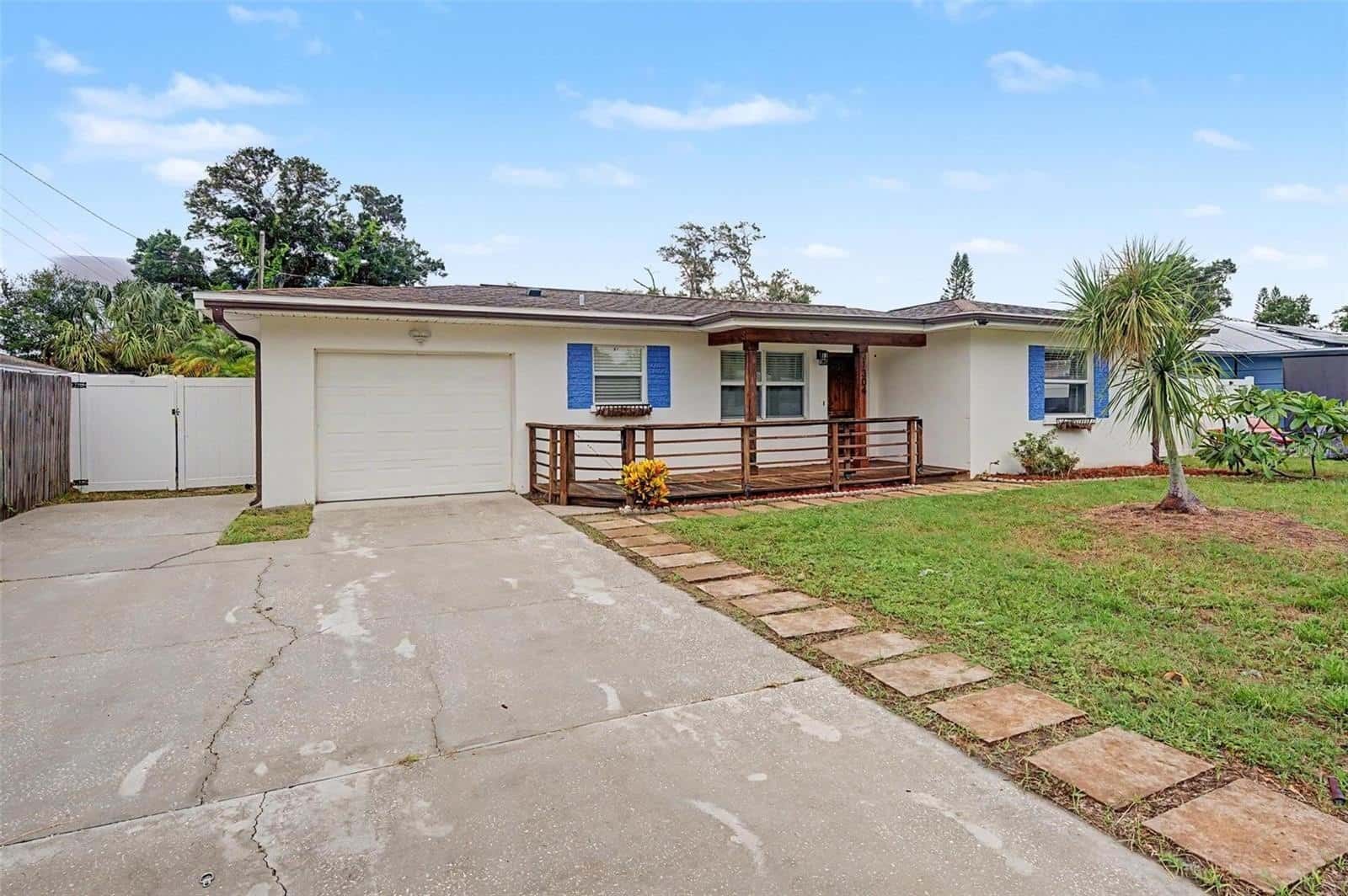 Single Family Residence in CLEARWATER