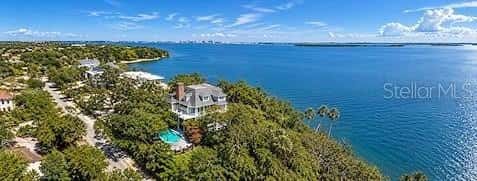 Single Family Residence in TAMPA