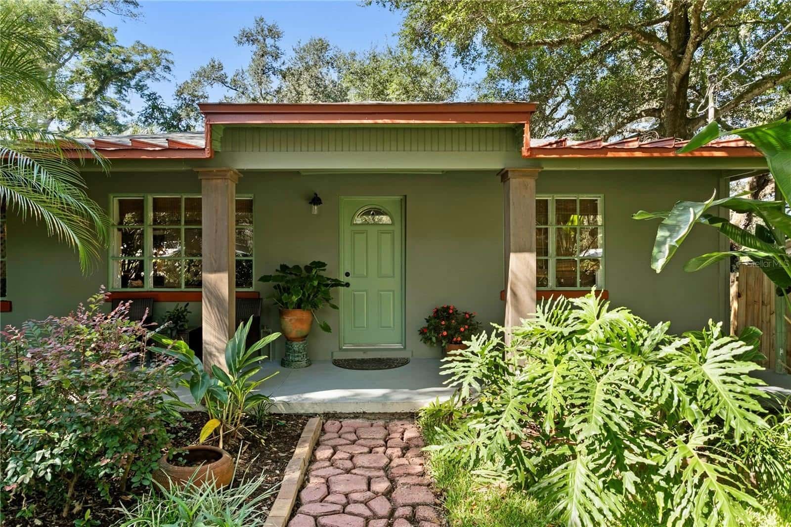 Single Family Residence in TAMPA