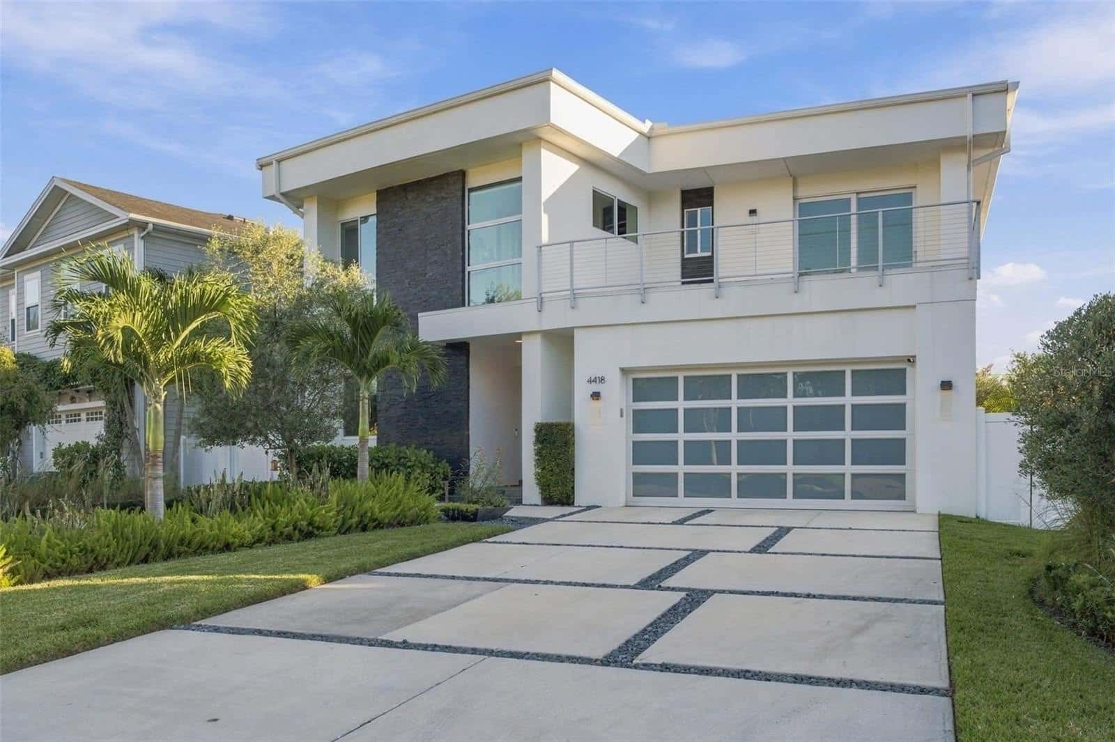 Single Family Residence in TAMPA