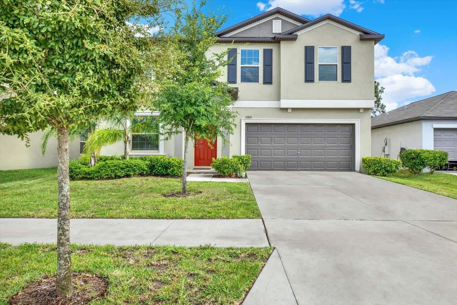 Single Family Residence in RIVERVIEW