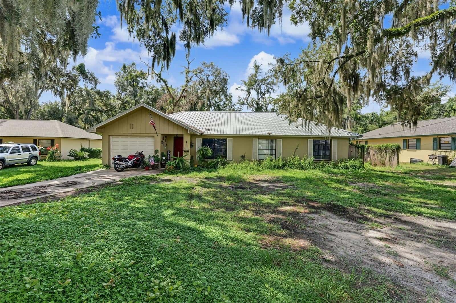 Single Family Residence in PLANT CITY
