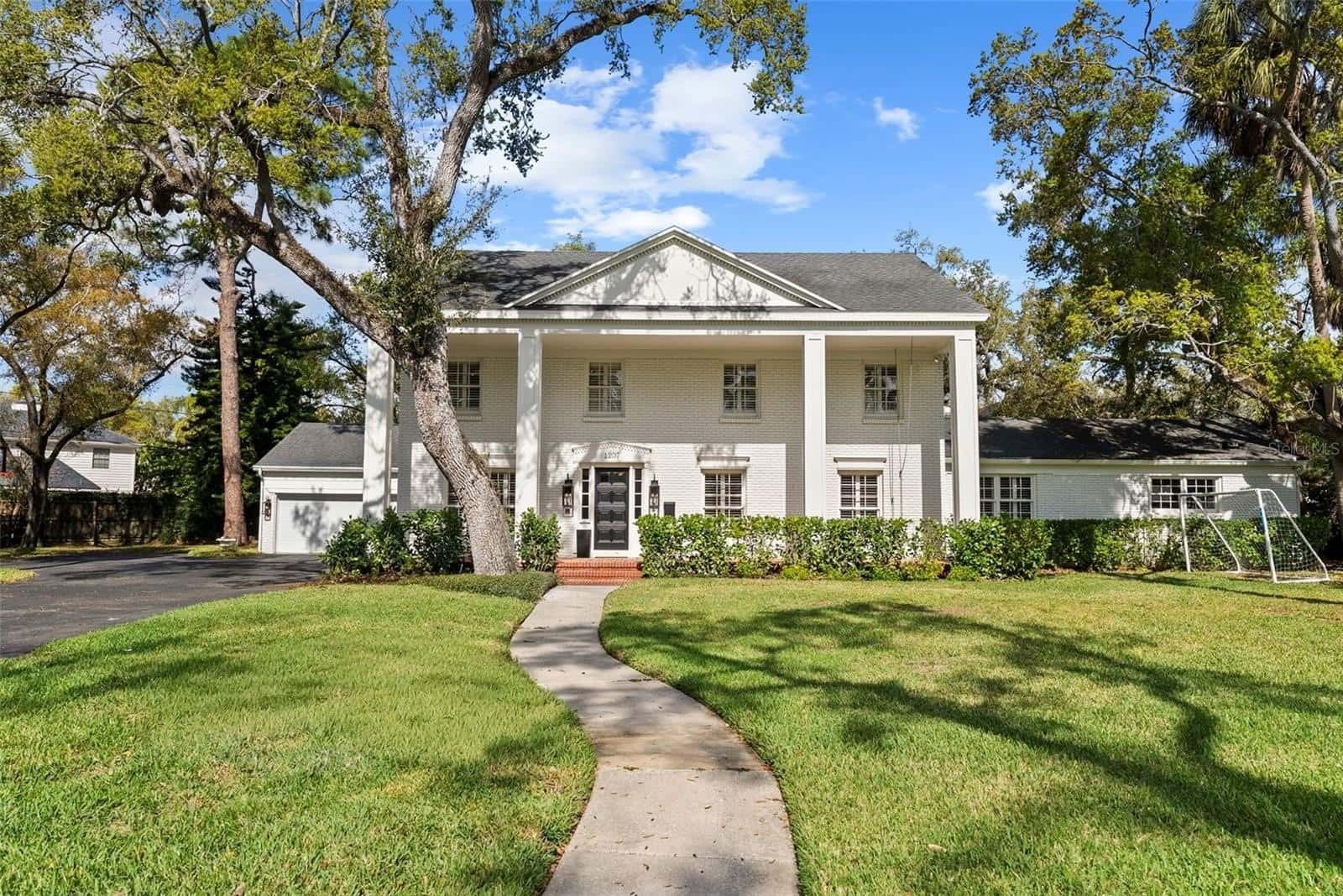 Single Family Residence in TAMPA