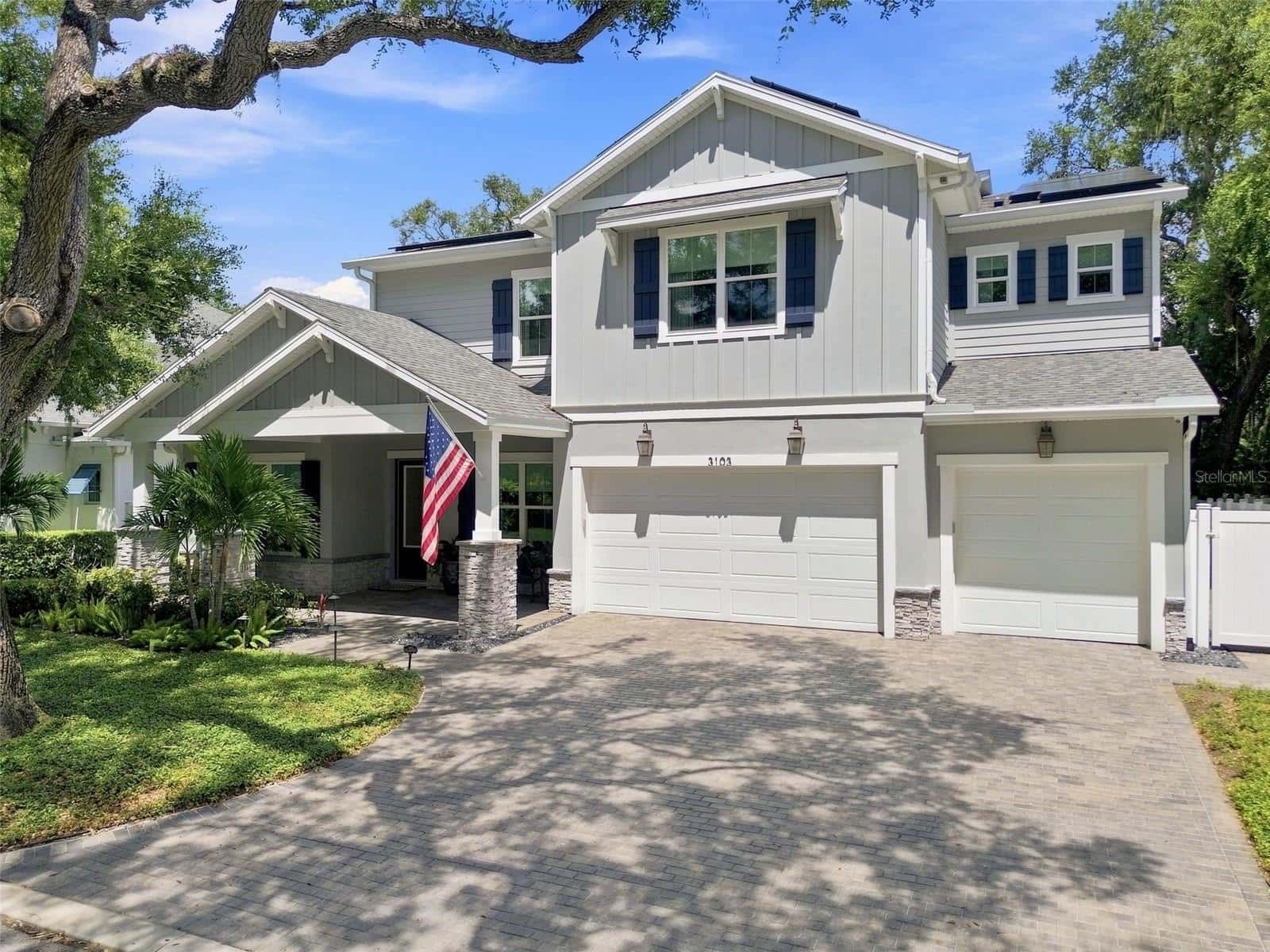 Single Family Residence in TAMPA