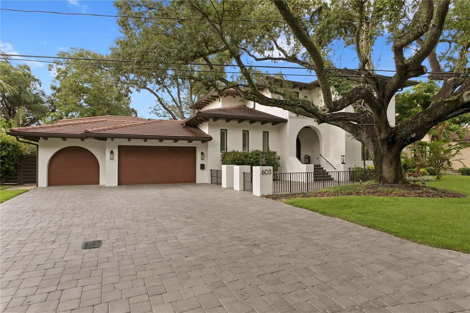 Single Family Residence in TAMPA