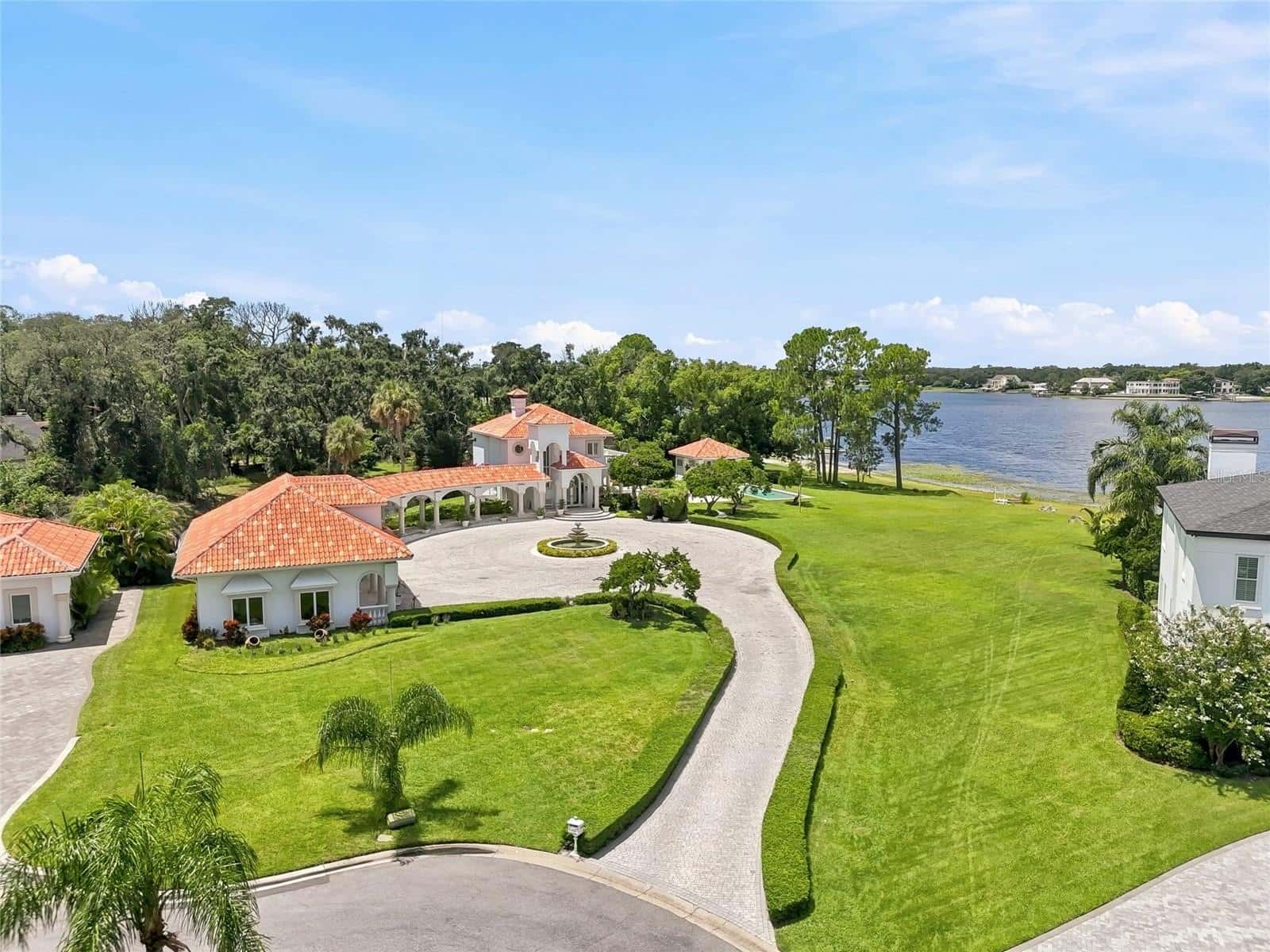 Single Family Residence in TAMPA