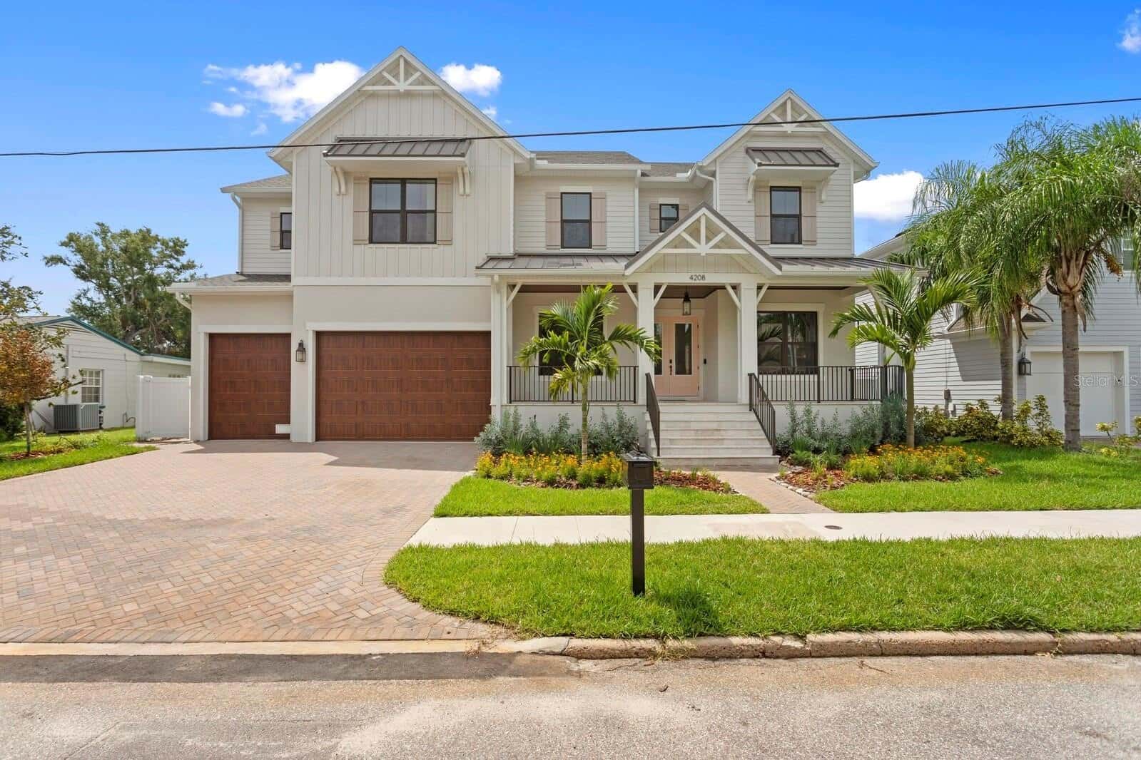 Single Family Residence in TAMPA