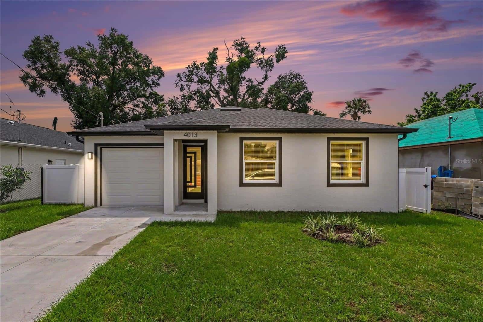 Single Family Residence in TAMPA