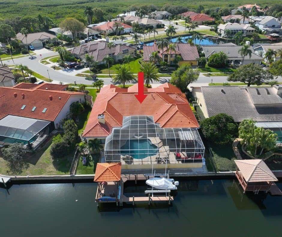 Single Family Residence in TAMPA