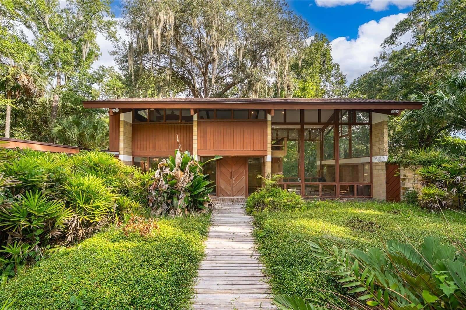 Single Family Residence in OVIEDO