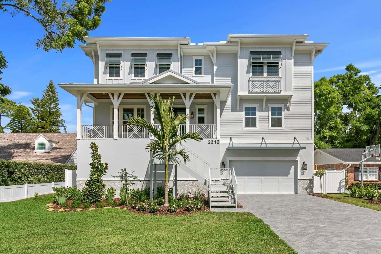 Single Family Residence in TAMPA