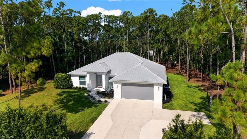 Single Family Residence in BONITA SPRINGS