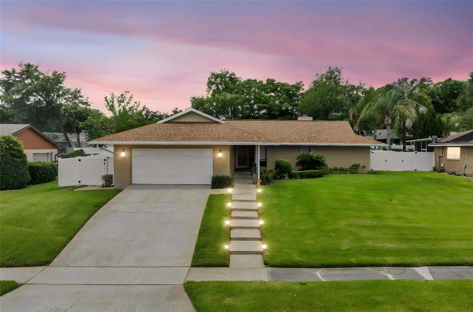 Single Family Residence in ALTAMONTE SPRINGS