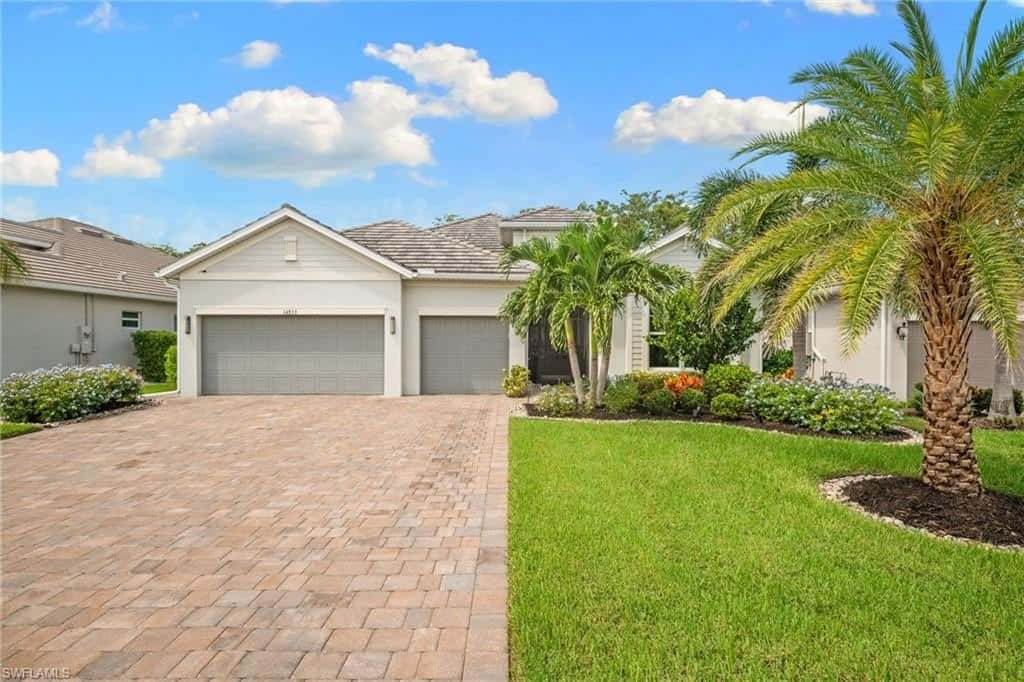 Single Family Residence in FORT MYERS