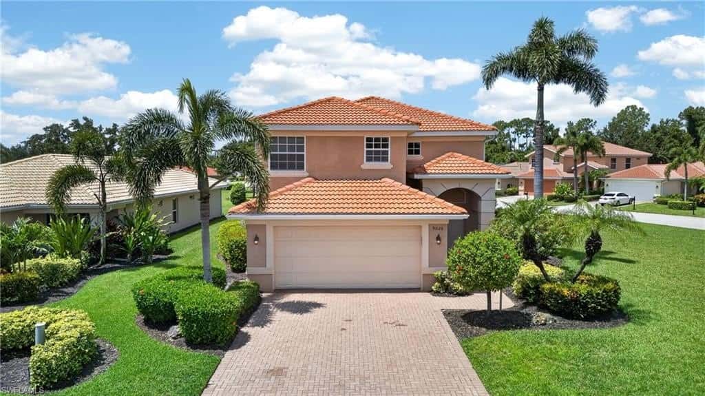 Single Family Residence in ESTERO