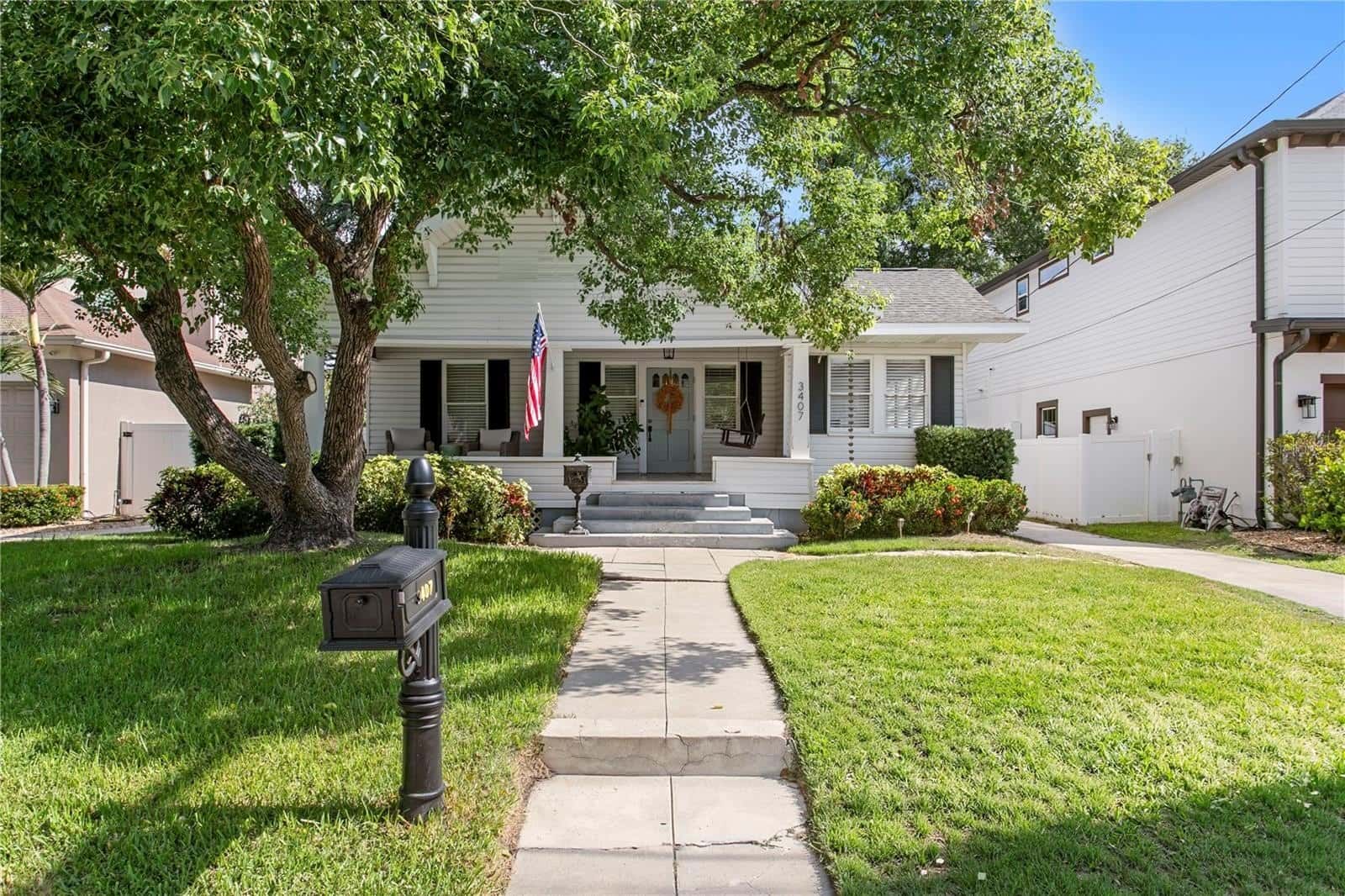 Single Family Residence in TAMPA