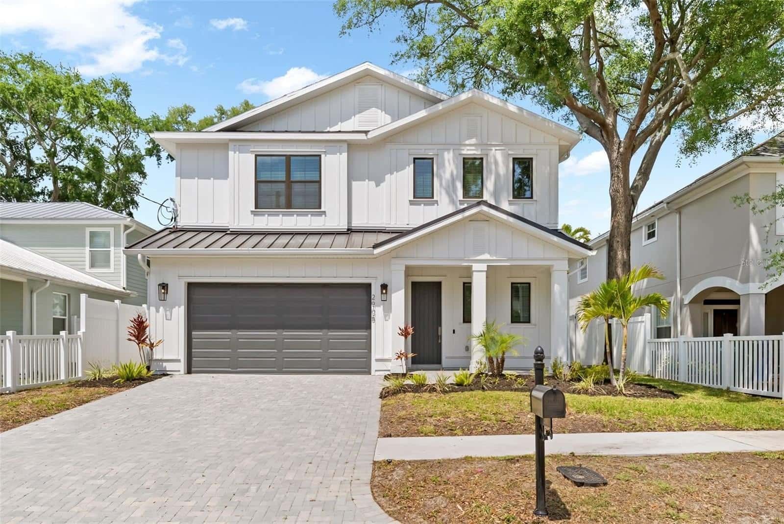 Single Family Residence in TAMPA