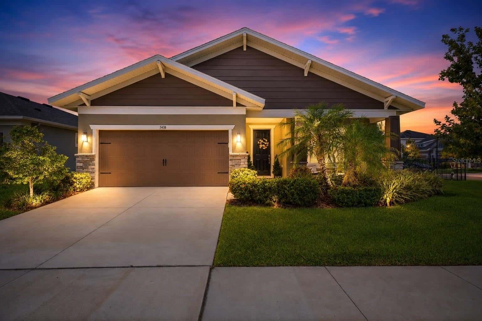 Single Family Residence in APOLLO BEACH