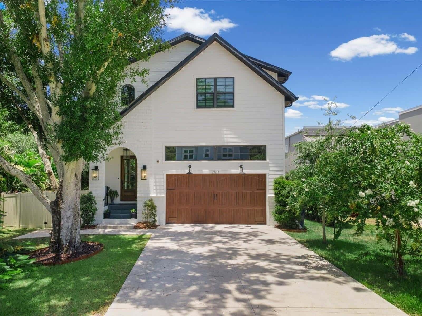 Single Family Residence in TAMPA