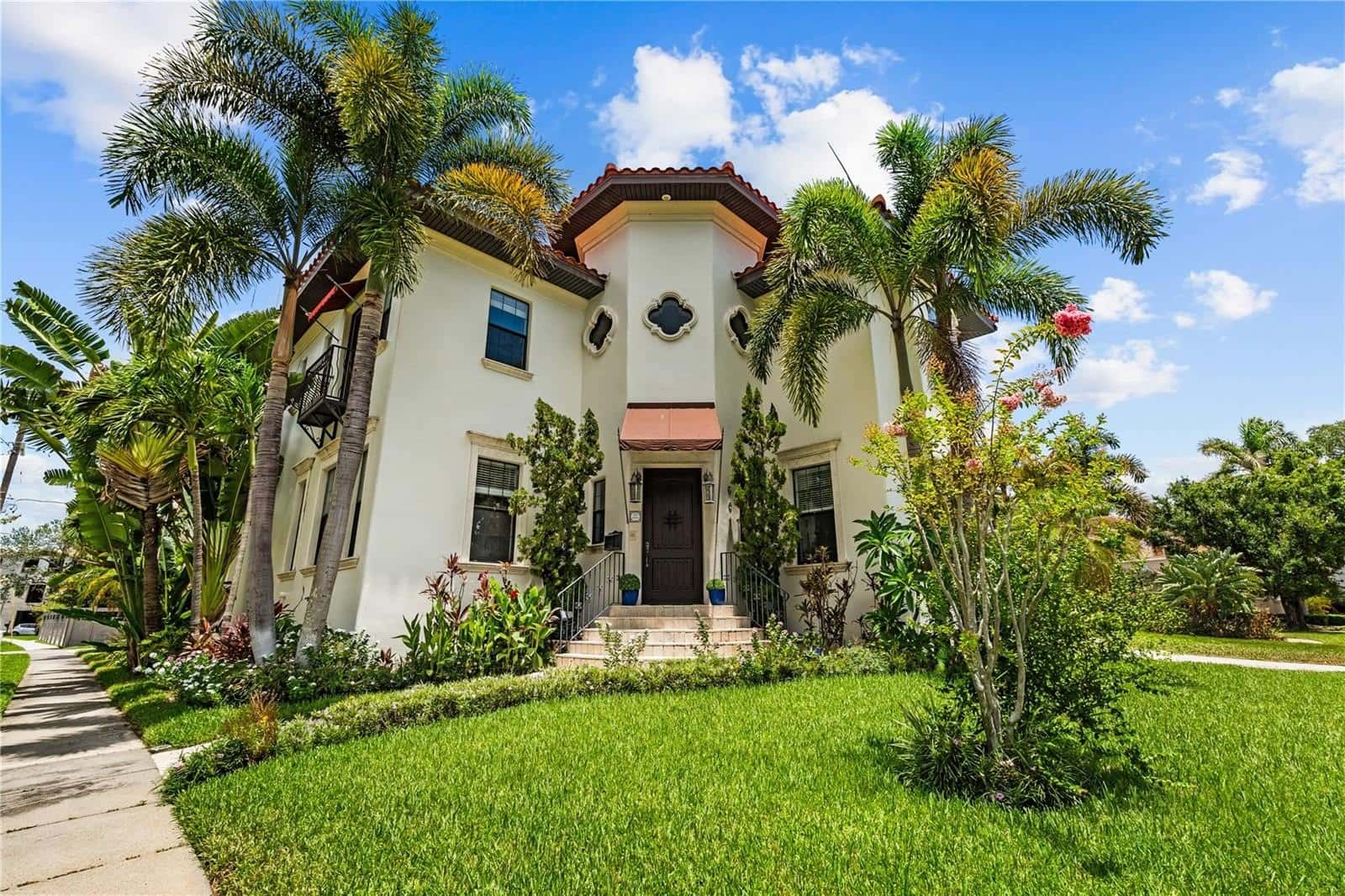 Single Family Residence in TAMPA