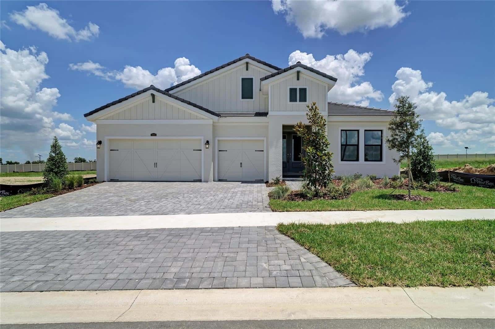 Single Family Residence in DADE CITY