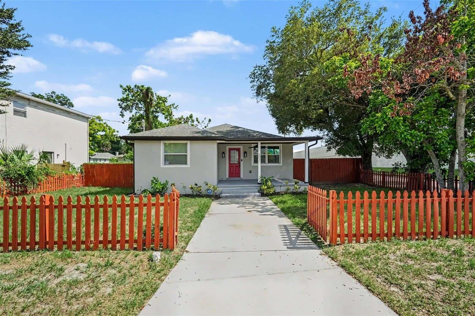 Single Family Residence in TAMPA