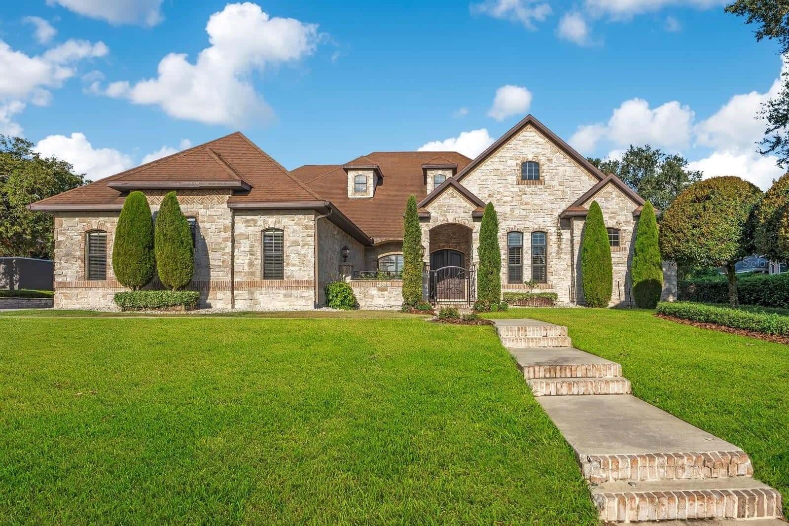 Single Family Residence in LAKELAND