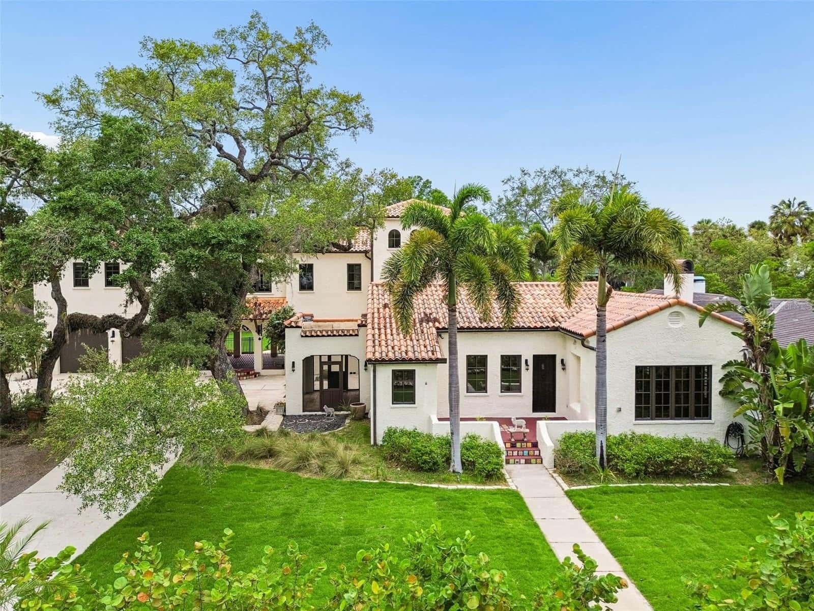 Single Family Residence in TAMPA