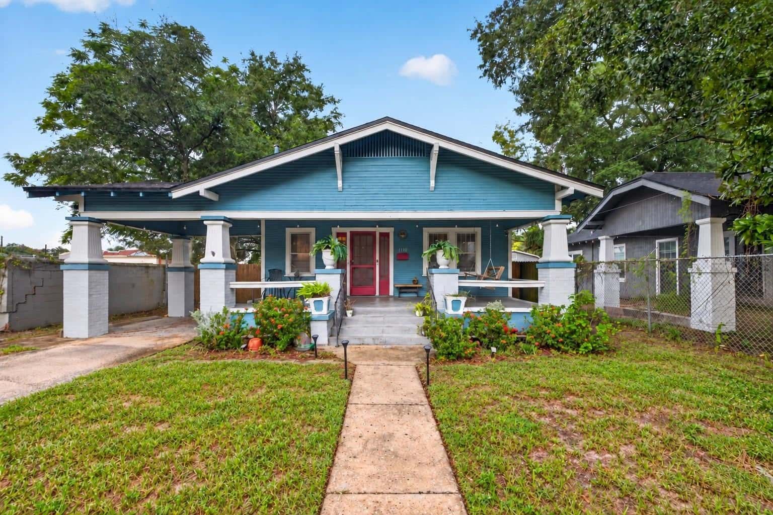 Single Family Residence in TAMPA