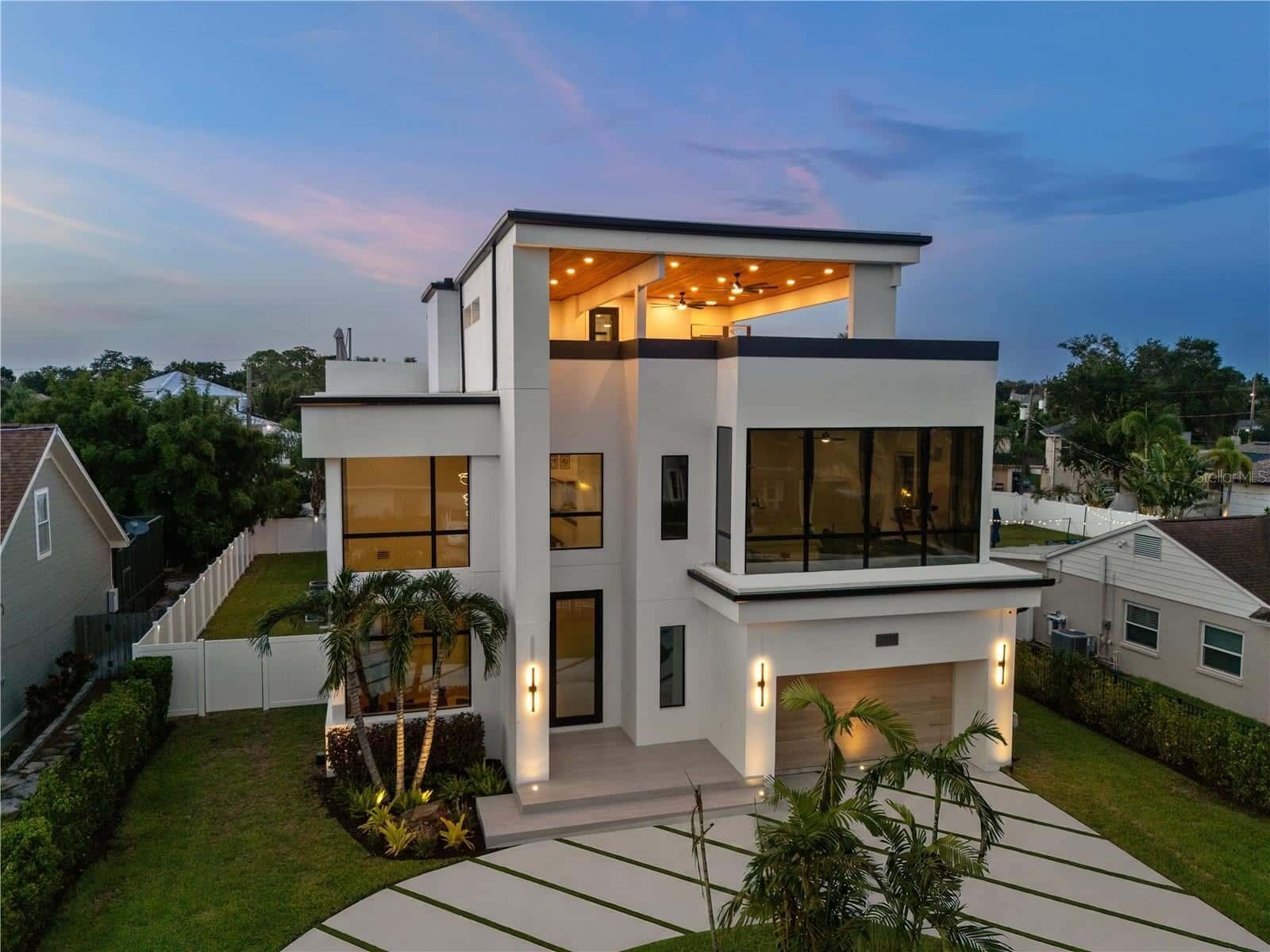 Single Family Residence in TAMPA