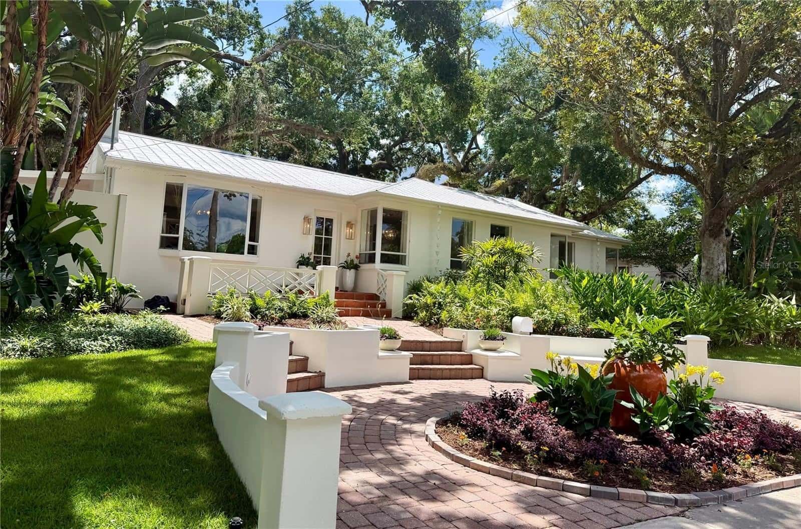 Single Family Residence in TAMPA