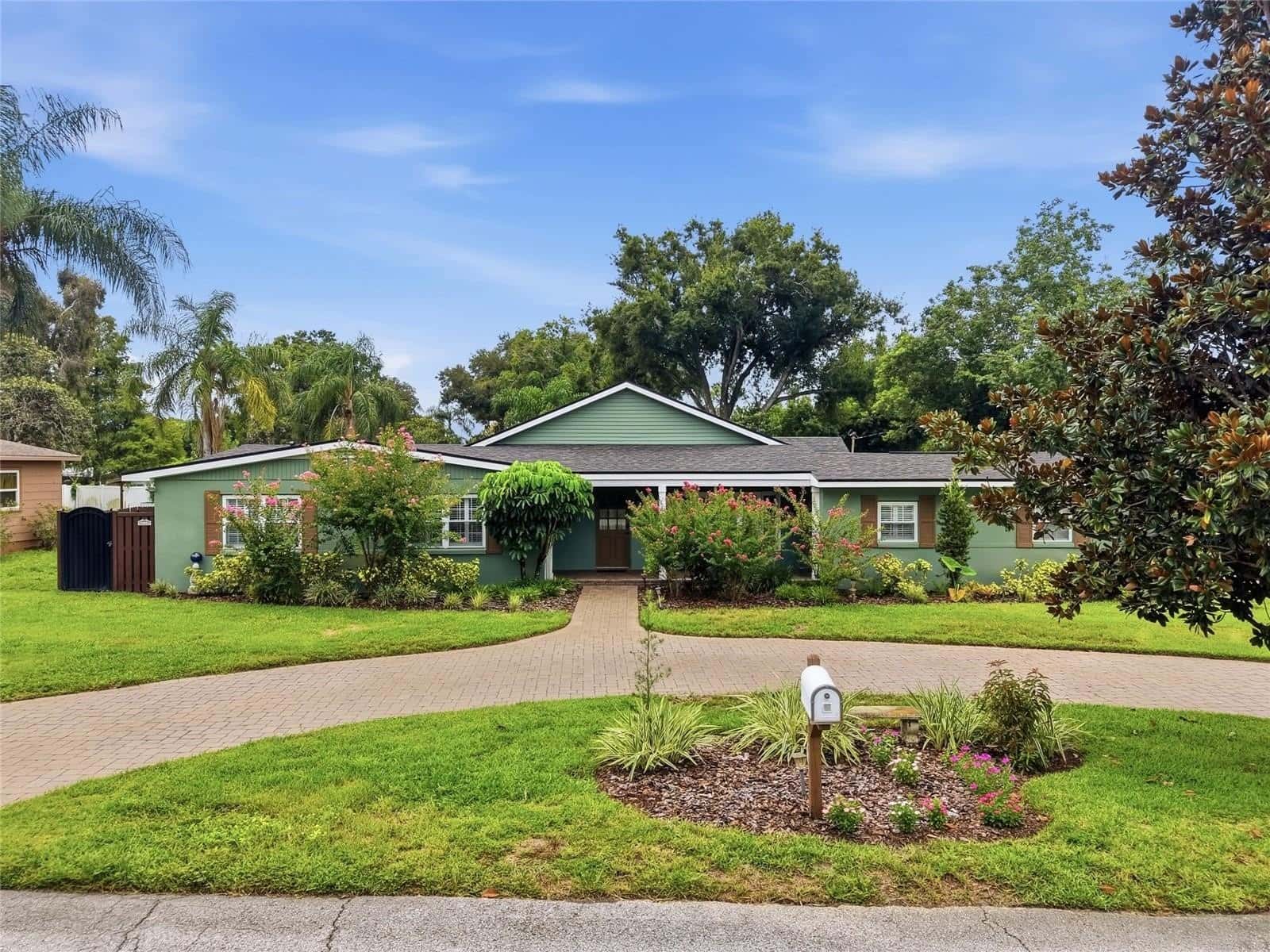 Single Family Residence in TAMPA