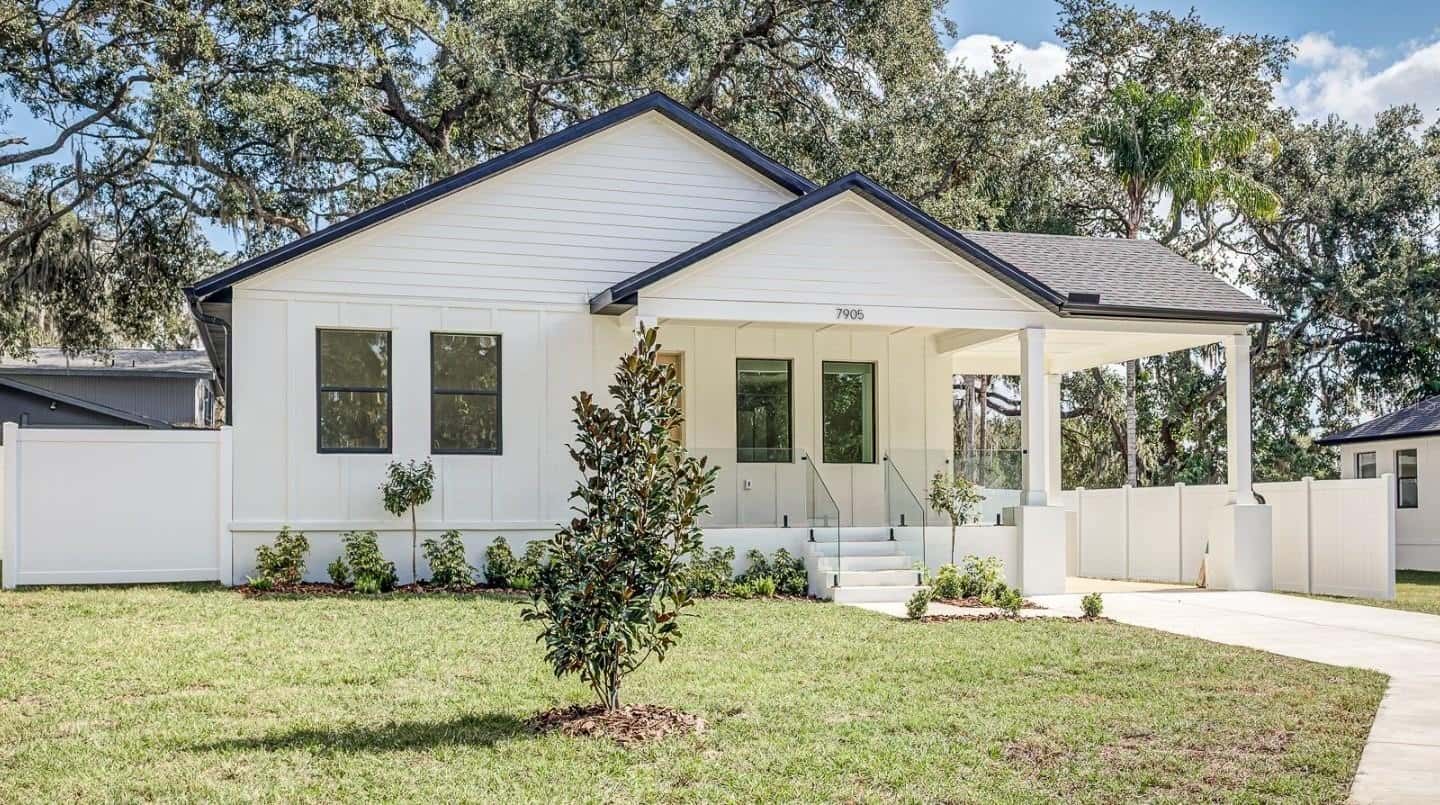 Single Family Residence in TAMPA