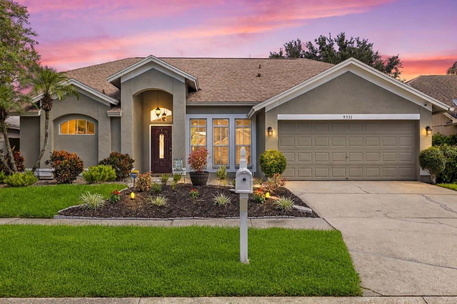 Single Family Residence in TAMPA