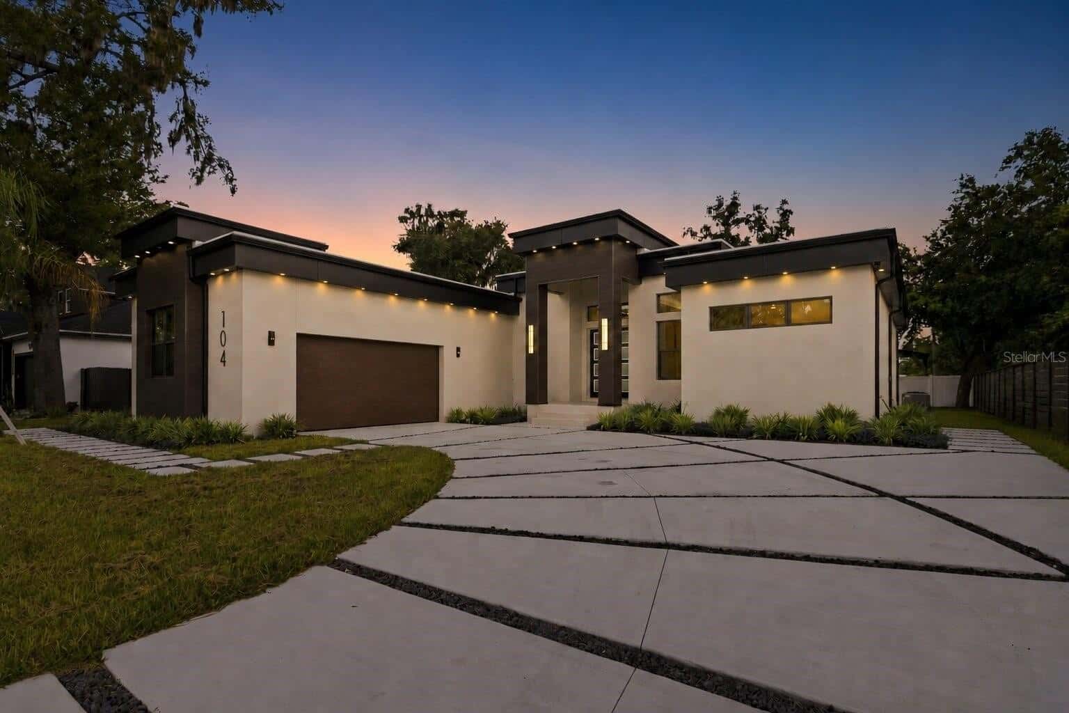 Single Family Residence in PLANT CITY