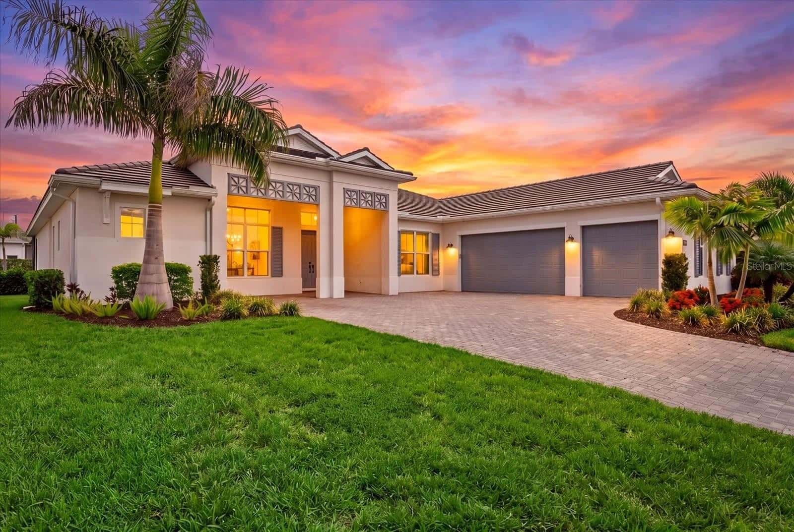Single Family Residence in LAKEWOOD RANCH