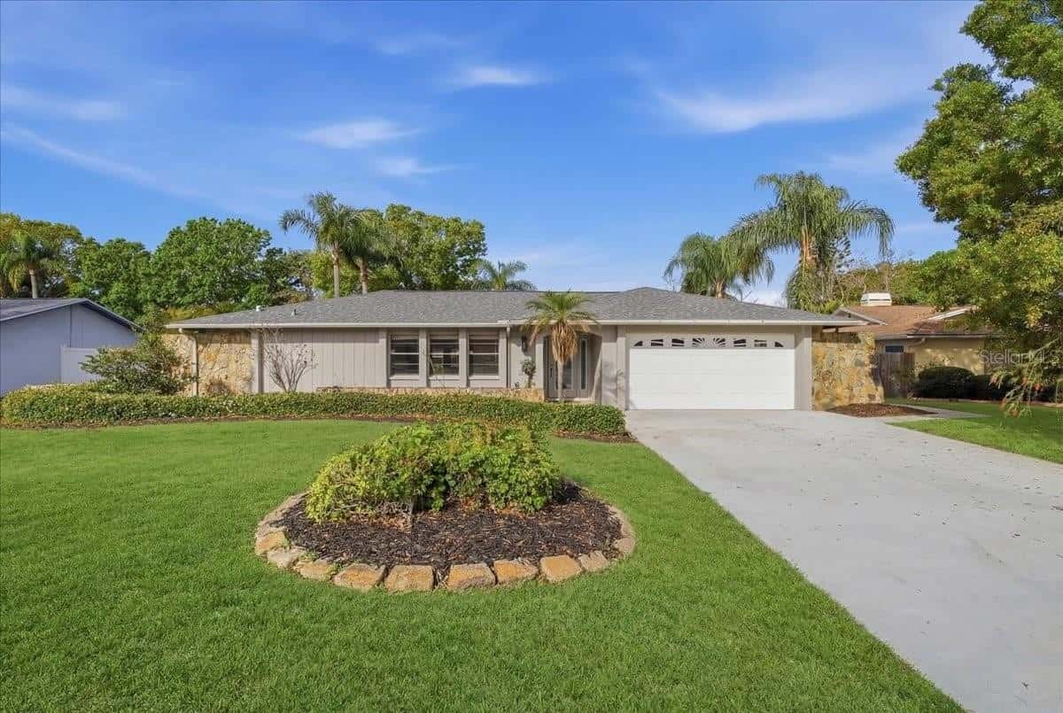 Single Family Residence in SEMINOLE