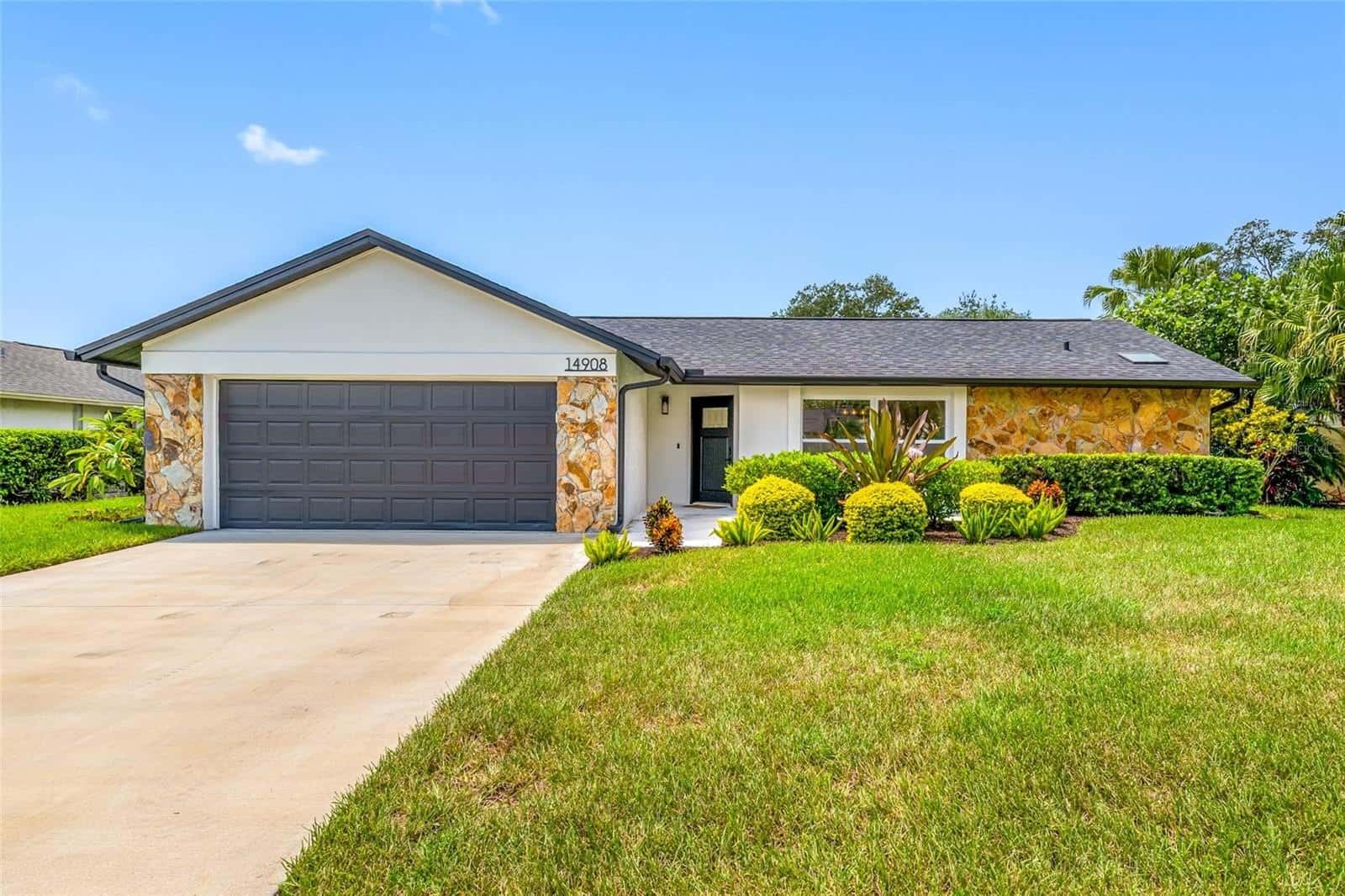 Single Family Residence in TAMPA
