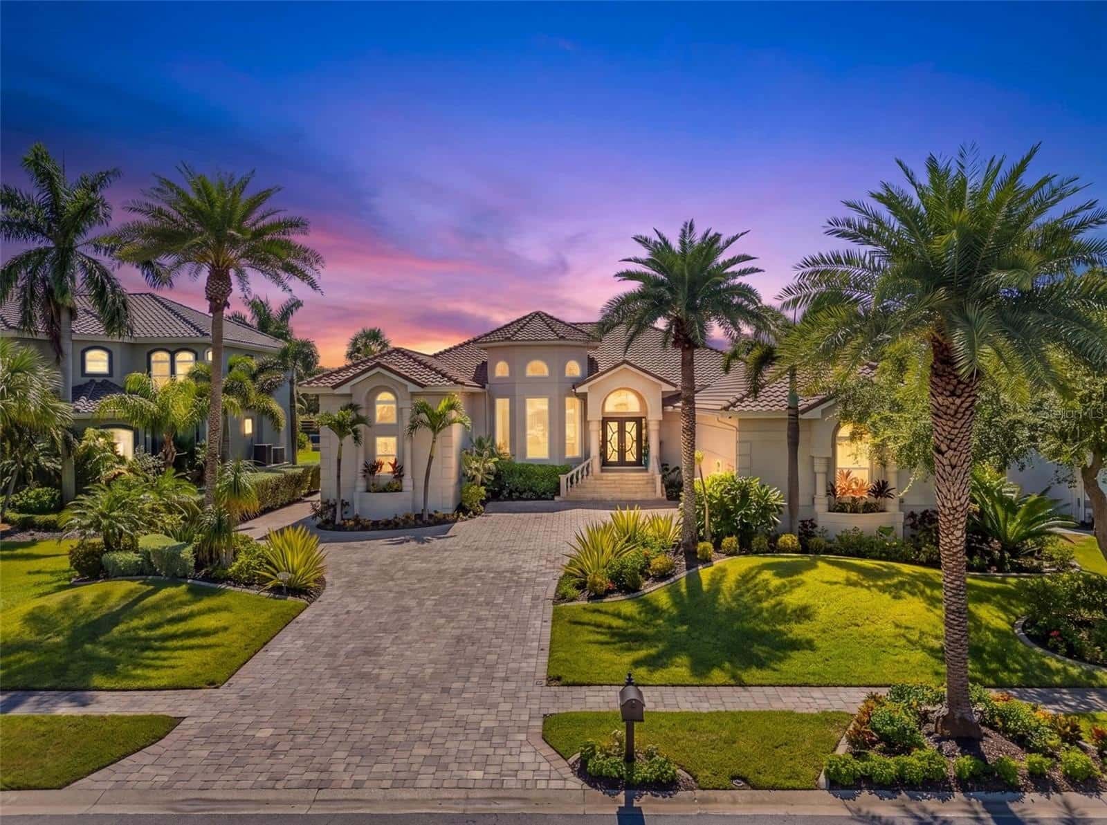 Single Family Residence in GULFPORT