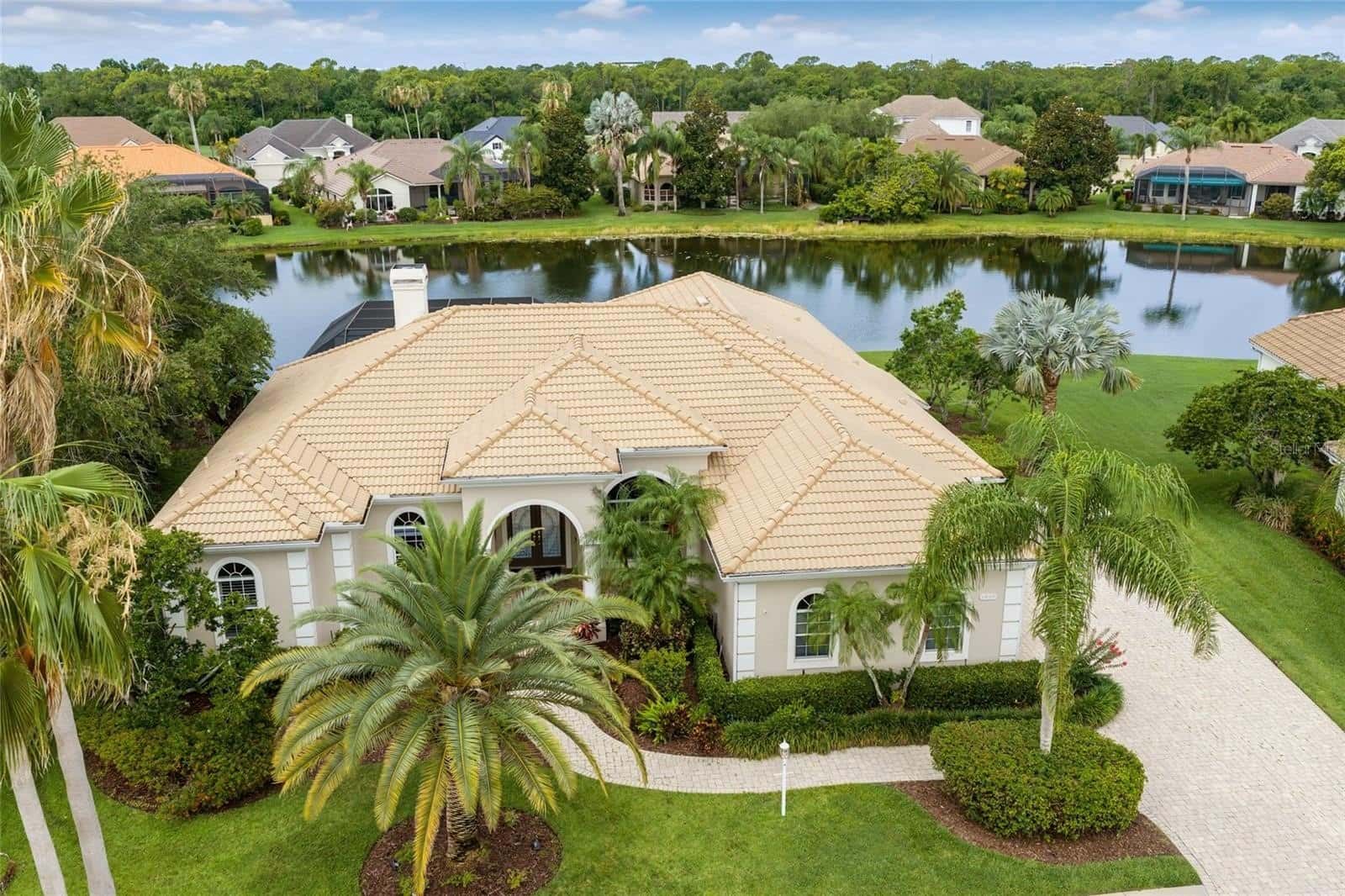 Single Family Residence in LAKEWOOD RANCH