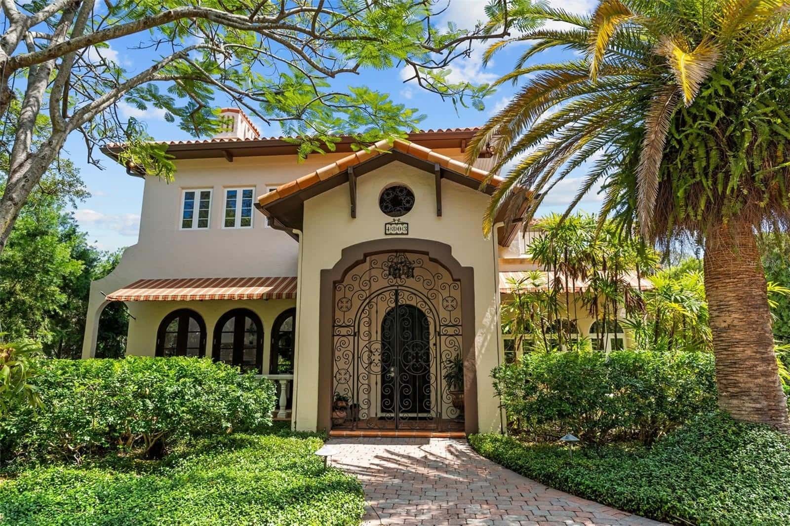 Single Family Residence in TAMPA