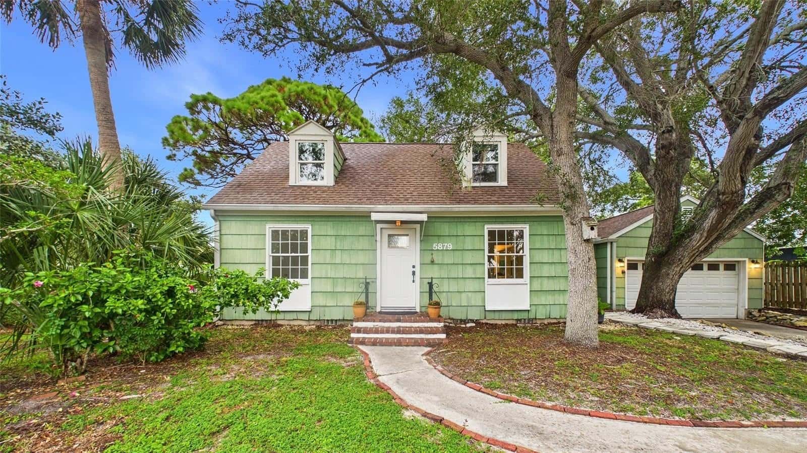 Single Family Residence in GULFPORT