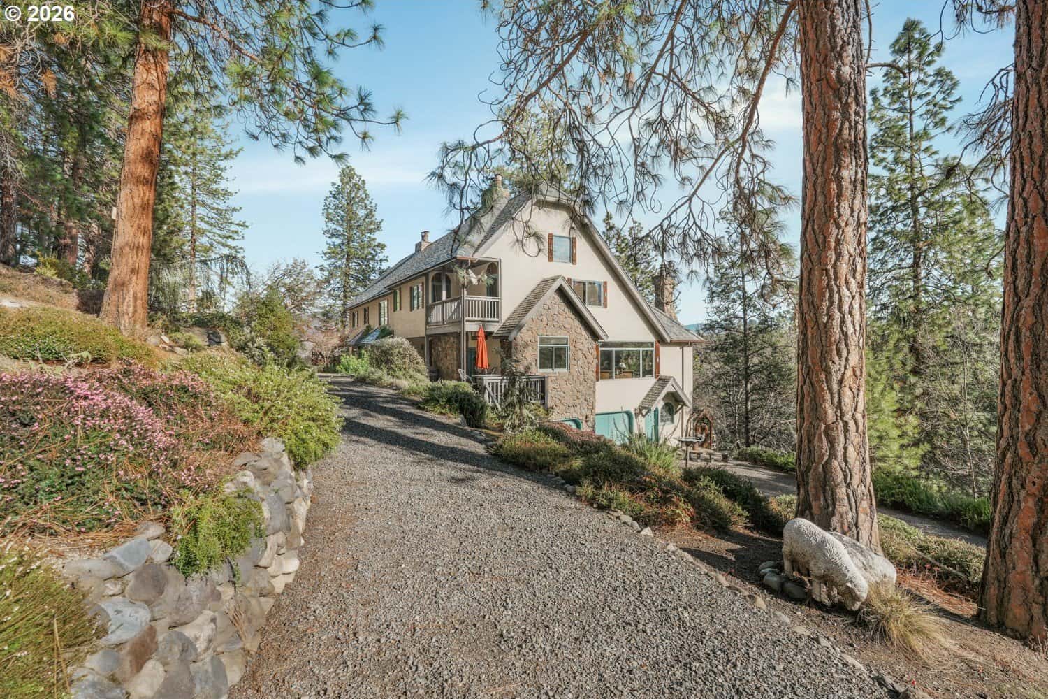 Single Family Residence in Ashland