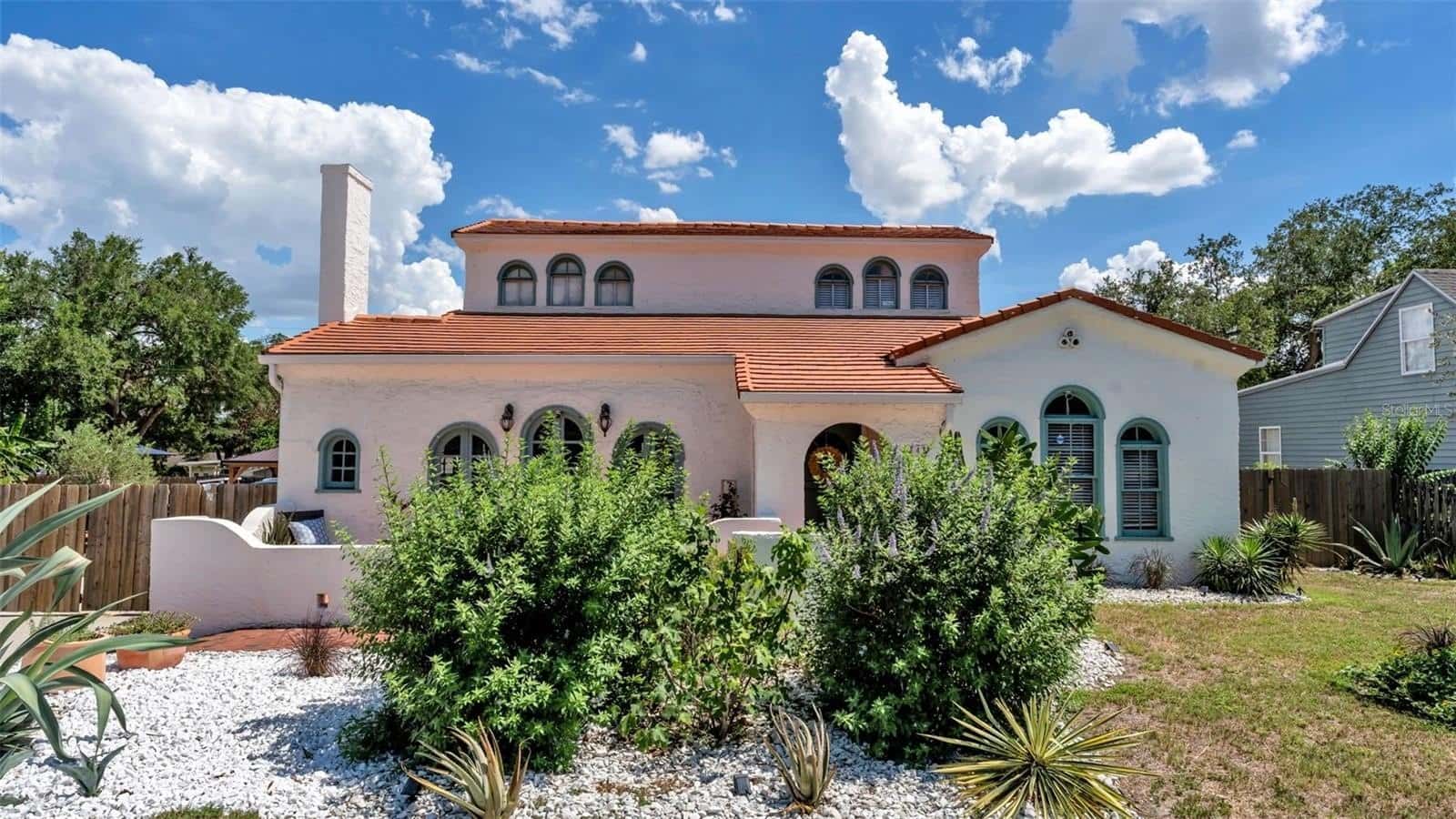 Single Family Residence in LAKELAND