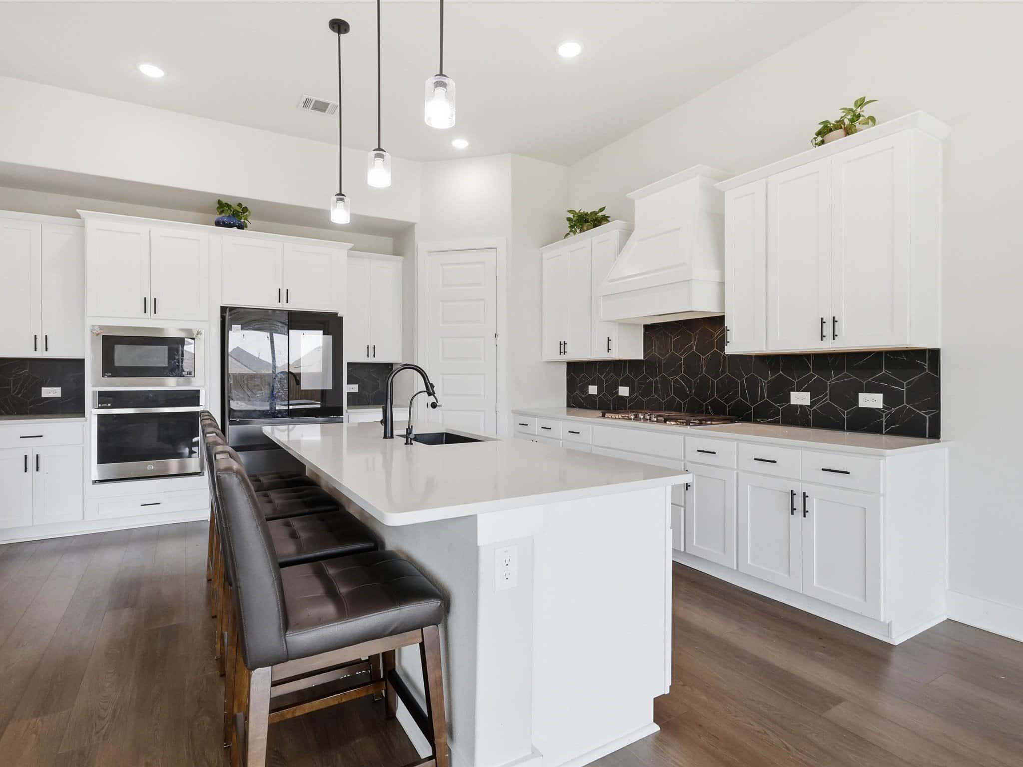 Single Family Residence in Hickory Creek