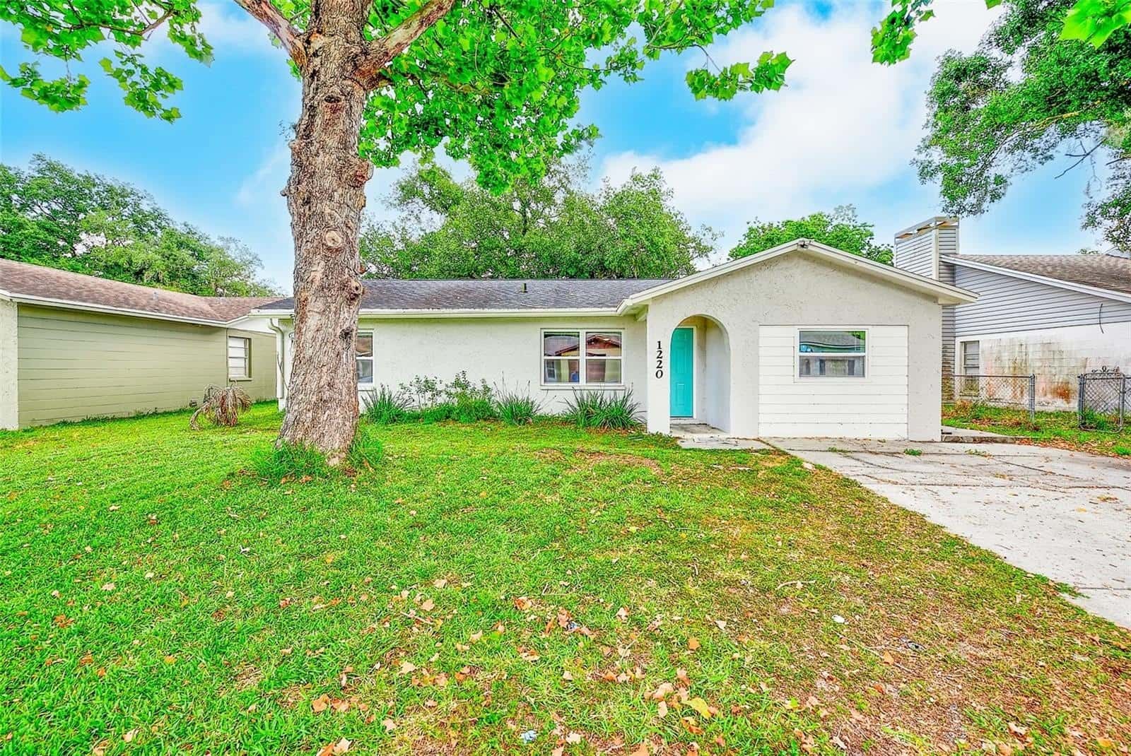 Single Family Residence in LAKELAND