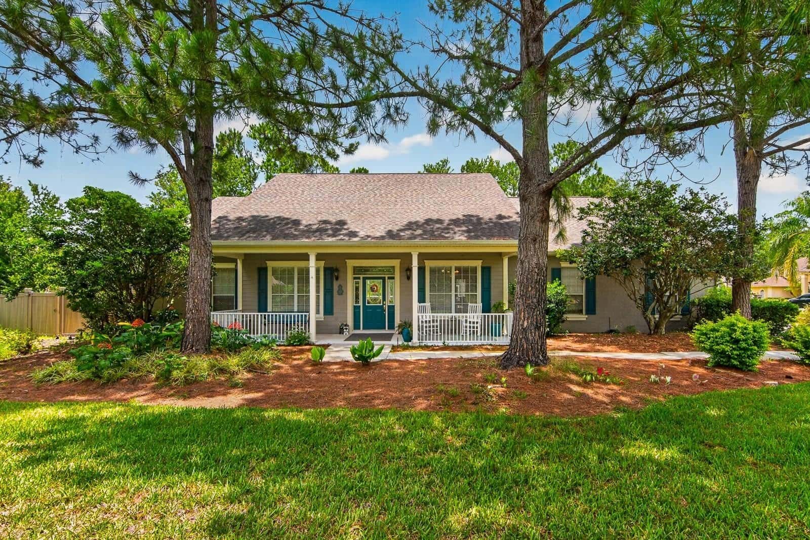 Single Family Residence in WESLEY CHAPEL