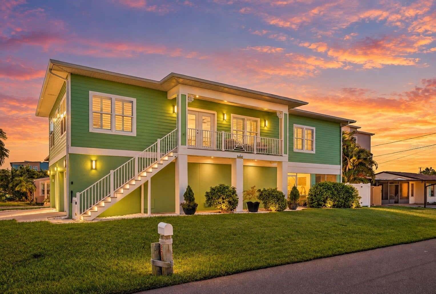 Single Family Residence in REDINGTON BEACH