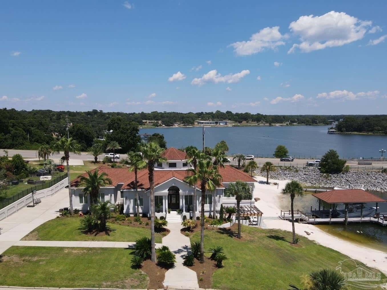 Single Family Residence in Pensacola