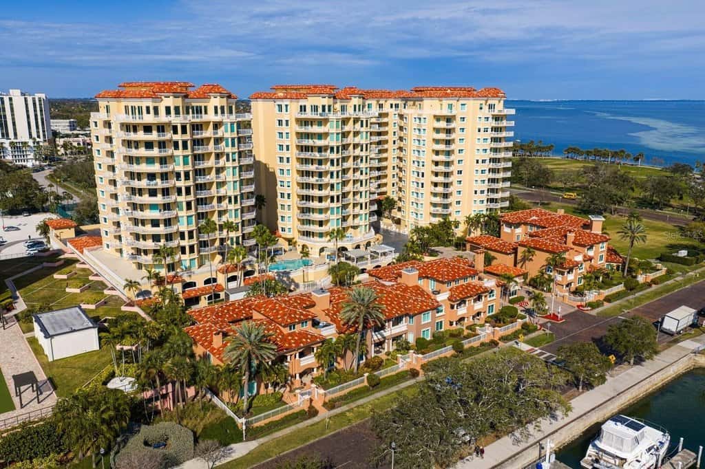 condos in Saint Petersburg